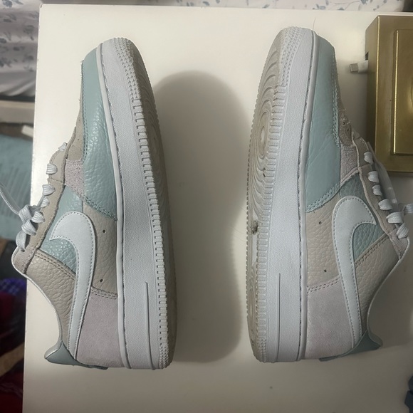 Nike Air Force Women’s Shoes - Picture 3 of 6